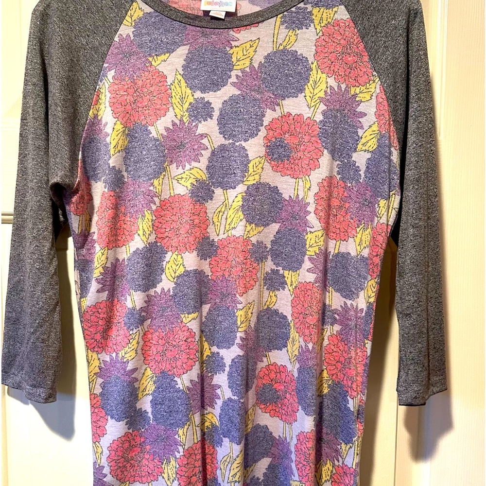 Woman’s XS LuLaRoe tunic blouse